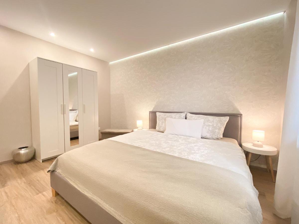 Modernes Apartment In Zentrumsnaehe Mit Eigenem Stellplatz Baden-Baden Zewnętrze zdjęcie